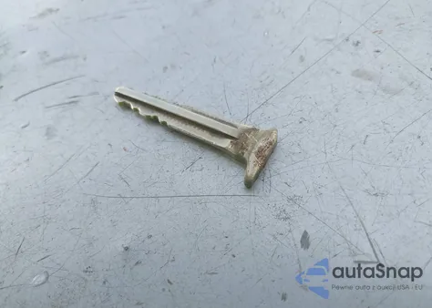 2017 Toyota Corolla Le z USA, uszkodzony, nr VIN 5YFBURHE3HP735607